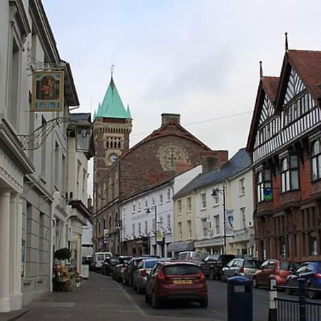 Abergavenny Center 2-Bed Flat Appartement Buitenkant foto