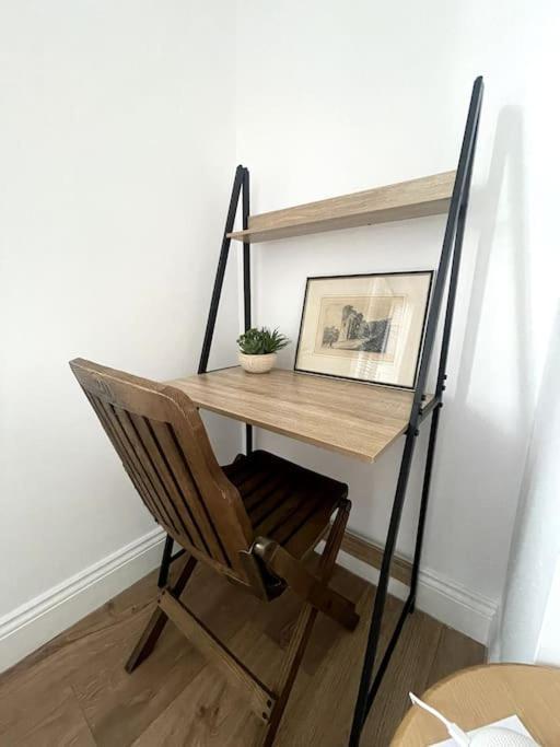Abergavenny Center 2-Bed Flat Appartement Buitenkant foto