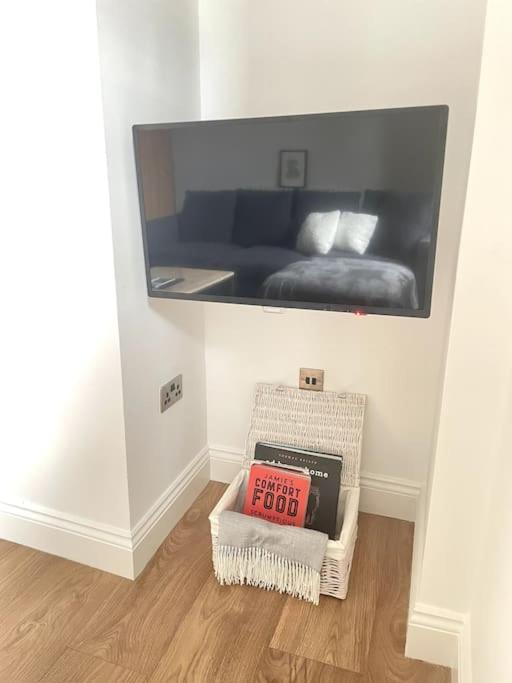 Abergavenny Center 2-Bed Flat Appartement Buitenkant foto