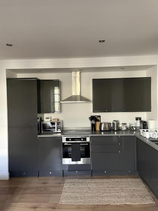 Abergavenny Center 2-Bed Flat Appartement Buitenkant foto