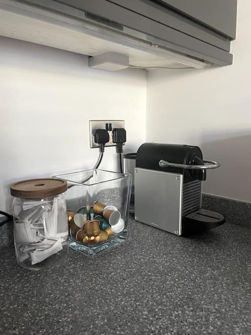 Abergavenny Center 2-Bed Flat Appartement Buitenkant foto
