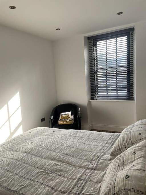 Abergavenny Center 2-Bed Flat Appartement Buitenkant foto